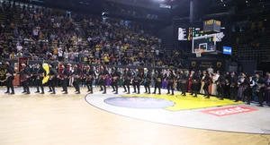 Η ΑΕΚ τίμησε τον Πόντο στο ημίχρονο του αγώνα με τον Άρη (vid)