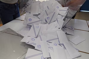 Δημοσκόπηση Marc: Στο 32,2% η ΝΔ έναντι 13,5% του ΠΑΣΟΚ – «Πληγή» η ακρίβεια