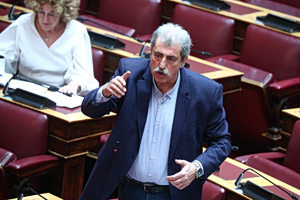 Πολάκης: Καλεί σε συσπείρωση μετά τη διαγραφή του – «Μιλάω τώρα και θα ξαναμιλήσω αν και εφόσον γίνουν αυτά που πρέπει»