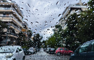 Καιρός: Διπλό «χτύπημα» από αφροκανική σκόνη και καταιγίδες – Οι περιοχές που θα επηρεαστούν