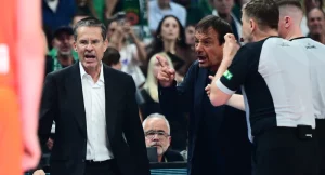 EuroLeague: Ένταση και διπλή αποβολή Αταμάν – Μαρτίνεθ στο Game 3 με τη Βαλένθια (video)