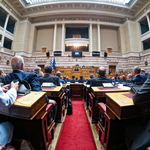 Συνεδρίαση ΚΟ της ΝΔ: Ολοκληρώθηκαν οι παρεμβάσεις των βουλευτών – «Είχαμε και λίγη γκρίνια» είπε ο Μητσοτάκης