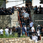 Ηράκλειο: Ξέσπασε η αδερφή του 21χρονου Νικήτα στην κηδεία – «Τώρα ήρθατε που τον σκότωσαν;»