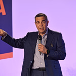 Τσίπρας: Επισπεύδει για το νέο κόμμα, ακόμα και τέλος Μαΐου η ανακοίνωση