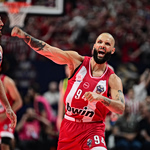 Ολυμπιακός – Φενέρμπαχτσε 79-61: Οι «ερυθρόλευκοι» αποκαθήλωσαν την πρωταθλήτρια Ευρώπης με άμυνα για Όσκαρ