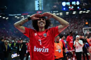 LIVE: Η συνέντευξη Τύπου μετά την κατάκτηση της Euroleague από τον Ολυμπιακό