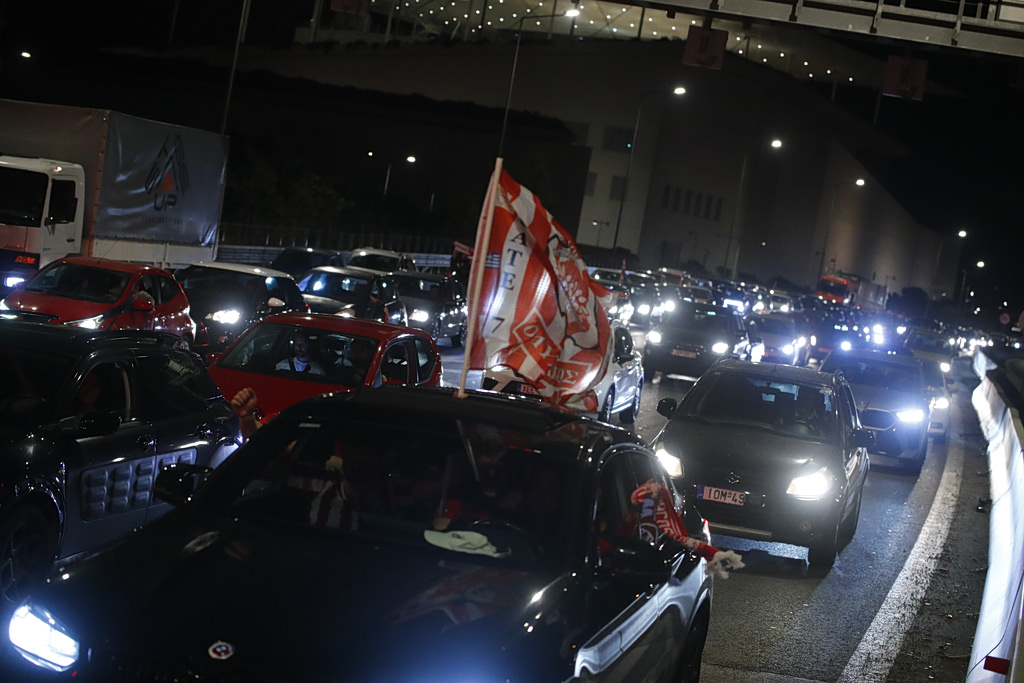 Κυκλοφοριακό κομφούζιο στους δρόμους –  Όλοι οι δρόμοι οδηγούν στον Πειραιά (pics)