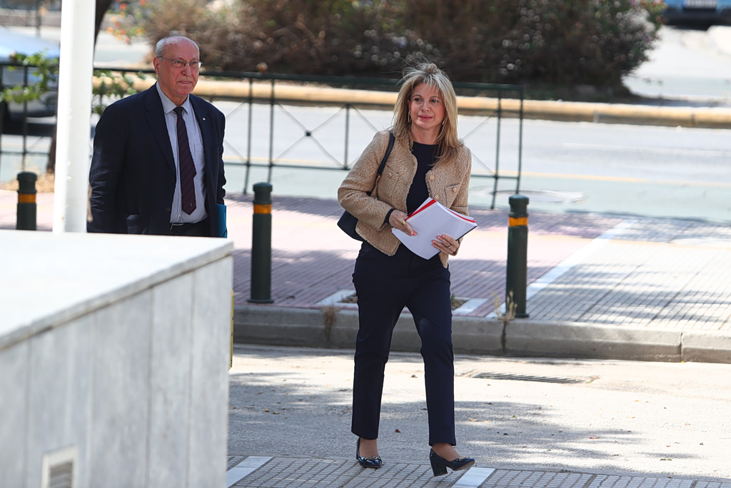 Στον Άρειο Πάγο η Καρυστιανού: Καταθέτει τα έγγραφα για το νέο κόμμα