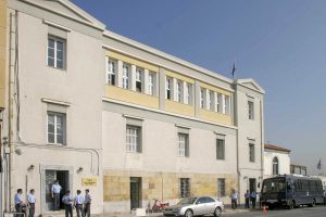 Αντίθετος ο Εμπορικός Σύλλογος Πειραιώς στη μετεγκατάσταση του Ναυτοδικείου Πειραιά