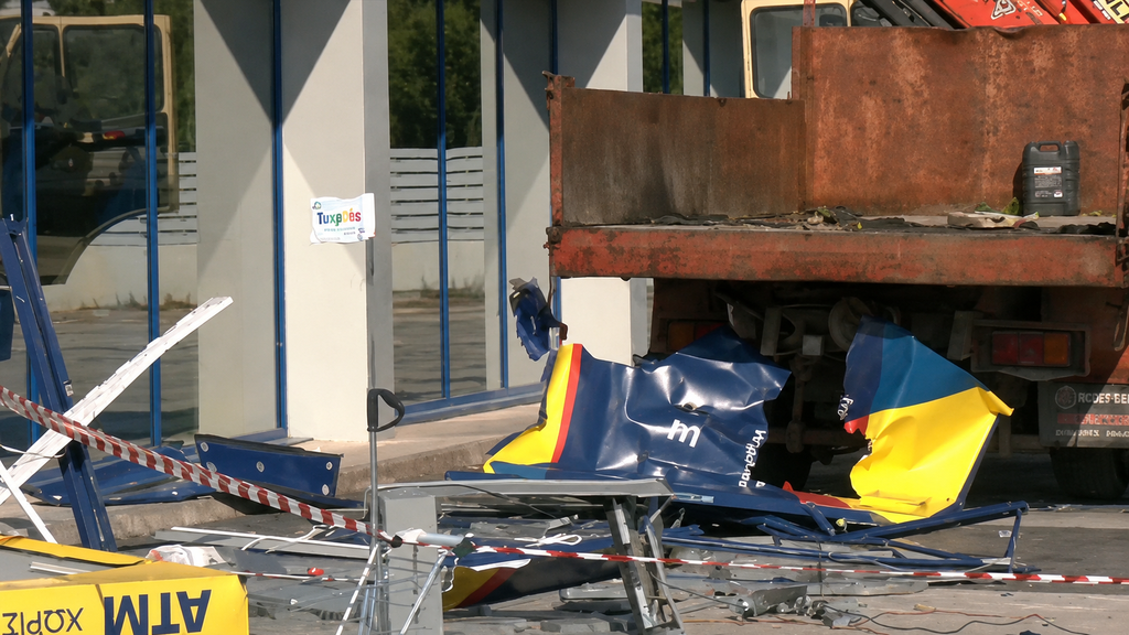 Απίστευτη διάρρηξη στο Πόρτο Ράφτη: Ξήλωσαν ΑΤΜ με… φορτηγό και έφυγαν με τα λεφτά