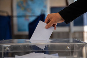Κόμματα ανά περιφέρεια: Πού κερδίζουν και πού χάνουν