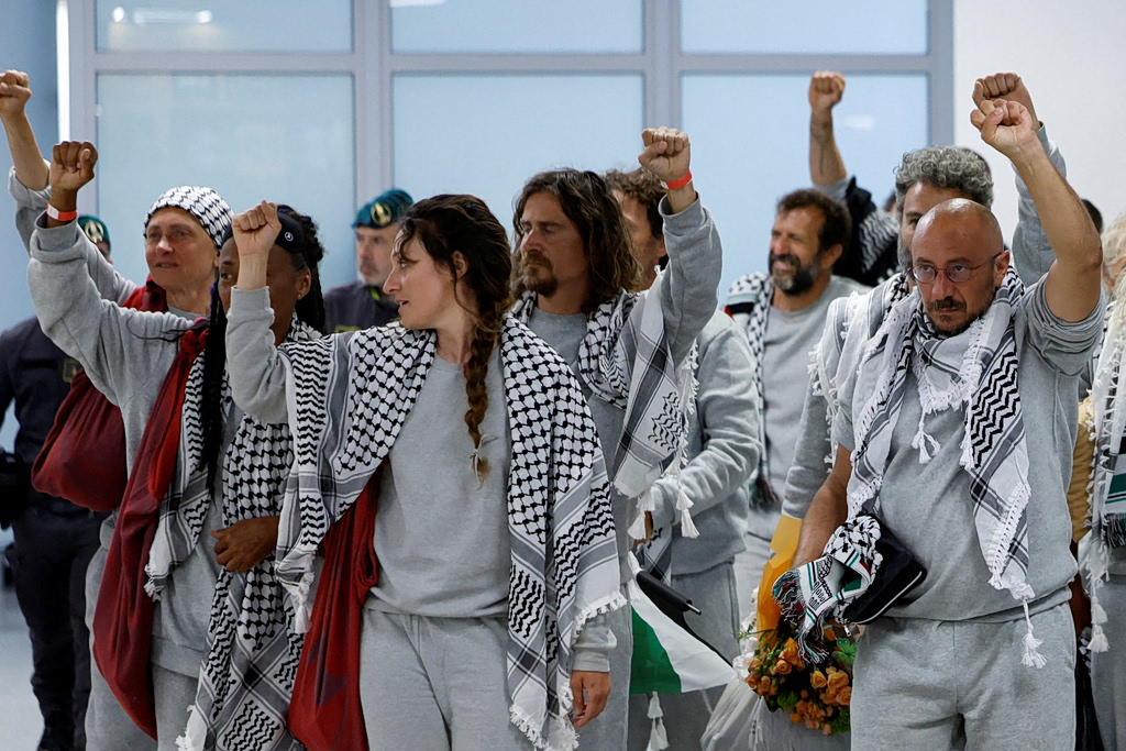 Global Sumud Flotilla: Καταγγελίες για κακομεταχείριση και ξυλοδαρμό των ακτιβιστών από ισραηλινές δυνάμεις