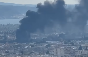 Πάτρα: Μήνυμα του 112 για τη μεγάλη φωτιά στις εγκαταστάσεις της παλιάς Pirelli