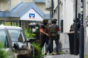 Γερμανία: Ελεύθεροι οι όμηροι από την τράπεζα, είχανε κλειδωθεί σε θησαυροφυλάκιο – Άφαντοι οι δράστες