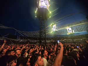Φωτιά και Metal στο ΟΑΚΑ: Οι Metallica στη σκηνή – Συγκλονιστική ατμόσφαιρα