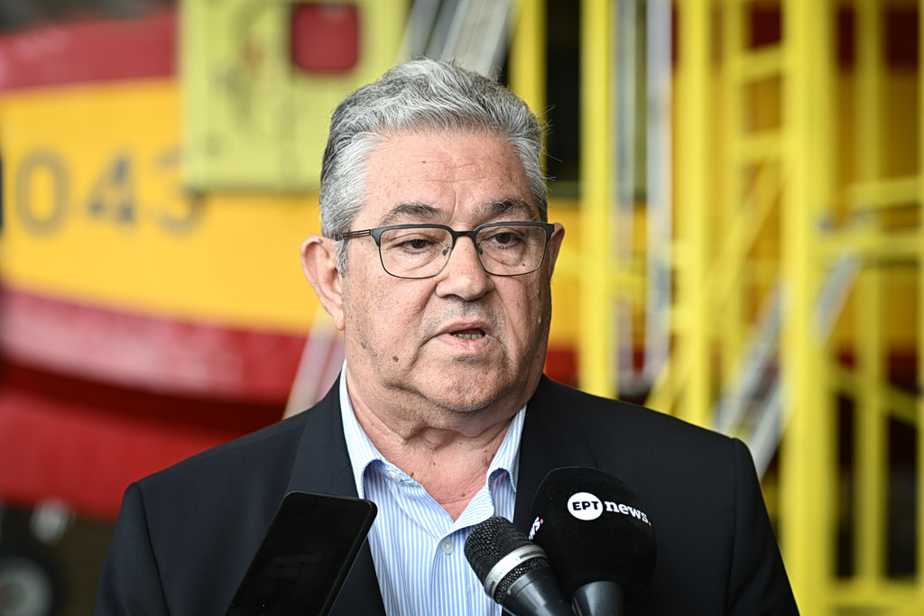 Κουτσούμπας για Τσίπρα και Καρυστιανού: Όλοι τρέχουν να πιάσουν μια καρέκλα και το ΠΑΣΟΚ το γύρισε στο τσάμικο