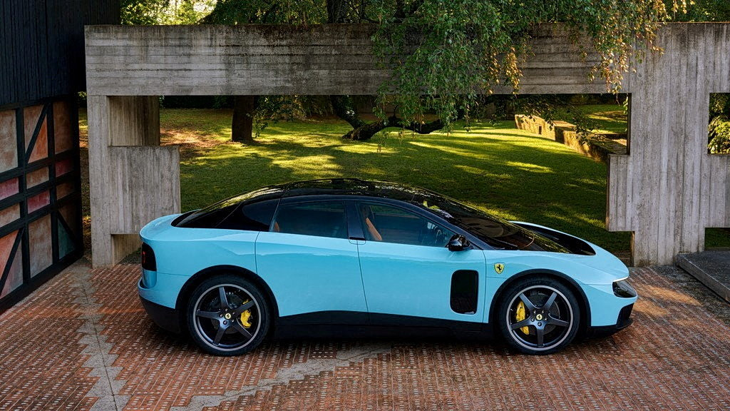 Ferrari Luce: Κατακραυγή για την αισθητική του μοντέλου – Παρά την παπική ευλογία… «βουλιάζουν» οι μετοχές της εταιρείας