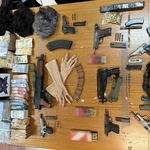 Κάτω Τιθορέα: Μισό εκατ. ευρώ η λεία της συμμορίας – Η «πυραμίδα των 8», ο 30χρονος αρχηγός και ο ρόλος της συντρόφου του