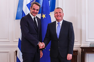 Επίτροπος ΕΕ σε Μητσοτάκη: Σημαντική πρόοδος στο Κράτος Δικαίου στην Ελλάδα