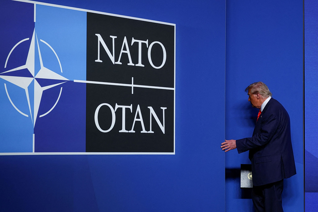 Politico: Η Ισπανία προτείνει ευρωστρατό και ανεξαρτησία της ΕΕ από τις ΗΠΑ