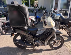 Επιθέσεις ντελιβερά: «Την χτύπησε στο πρόσωπο από το ένα μέτρο, της έσπασε πέντε δόντια» – Τι λέει σύζυγος θύματος