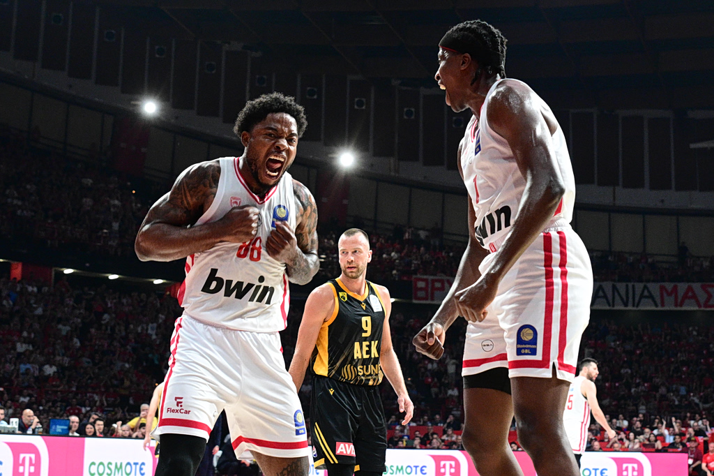 Ολυμπιακός – ΑΕΚ 94-77: Ακόμα μία επιβλητική εμφάνιση από τους πρωταθλητές Ευρώπης – Ένα βήμα πριν τους τελικούς της GBL