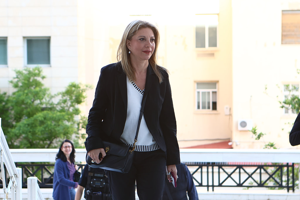 Τη Δευτέρα η ιδρυτική διακήρυξη για το κόμμα της Καρυστιανού – Σε απευθείας μετάδοση η συγκέντρωση υπογραφών (βίντεο)