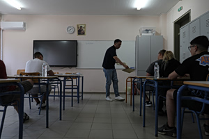 ΤΑ ΝΕΑ FAQ – Στέλιος Στυλιανίδης: «Οι πανελλαδικές είναι μια δοκιμασία, όχι το τέλος του κόσμου»