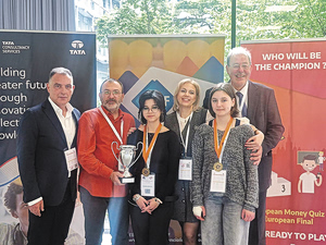Μαθήτριες από «χρυσάφι»