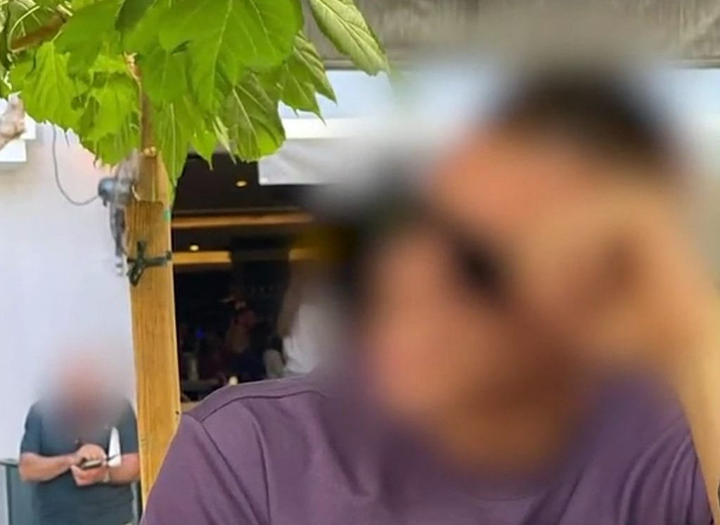 Ξυλοδαρμός 17χρονου στη Νέα Φιλαδέλφεια: «Δεν ξέραμε ότι ήταν ΑμΕΑ, όταν σου έρχεται μία μπουνιά αντιδράς», είπε η μητέρα του δράστη