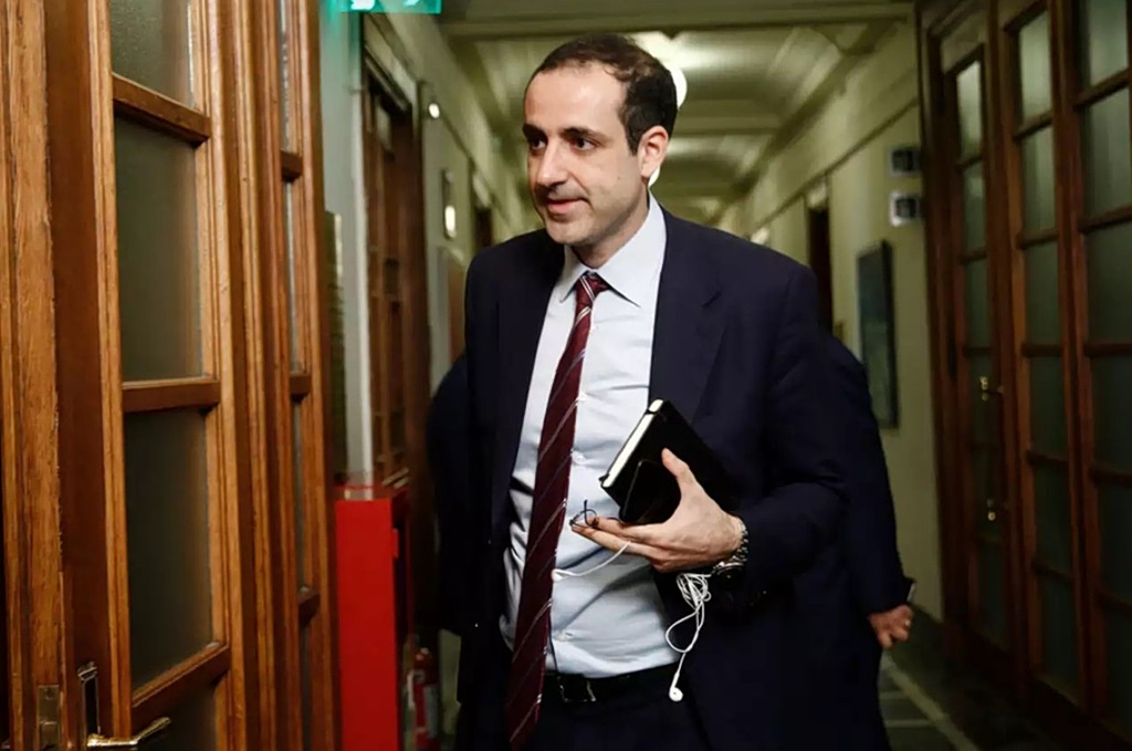 Υποκλοπές: Η παραδοχη ενοχής του Γρηγόρη Δημητριάδη που «δείχνει» προς το Μέγαρο Μαξίμου