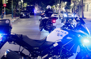 Καλλιθέα: Νέο βίντεο-ντοκουμέντο από την καταδίωξη του 58χρονου που πυροβόλησε μέσα στο κλαμπ και τραυμάτισε γυναίκα