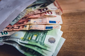 Έρχεται νέο έκτακτο επίδομα παιδιού έως 1.050€ – Ποιοι θα δουν χρήματα στους λογαριασμούς τους μέχρι τέλος Ιουνίου