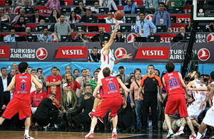 Σαν σήμερα το 2012, το… πεταχτάρι του Πρίντεζη χάρισε στον Ολυμπιακό την Ευρωλίγκα (vid, pic)