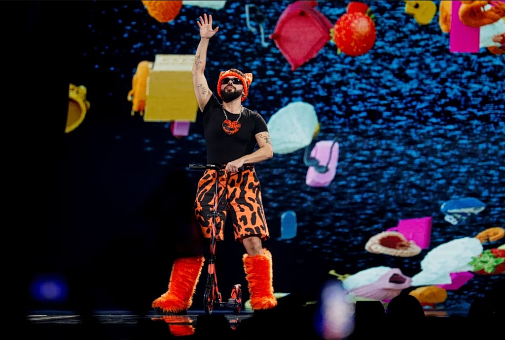 Eurovision 2026: Ο Akylas τραυματίστηκε πριν τον μεγάλο τελικό | Επικαιρότητα στο PlusTV.gr