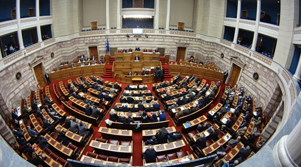 Βουλή: Υπερψηφίστηκε στην Ολομέλεια το φορολογικό νομοσχέδιο | Επικαιρότητα στο PlusTV.gr