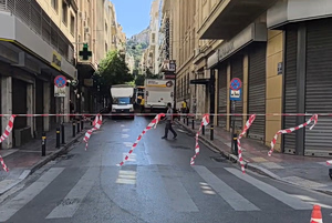Θραύση αγωγού της ΕΥΔΑΠ στην οδό Αμερικής – Διακοπή κυκλοφορίας