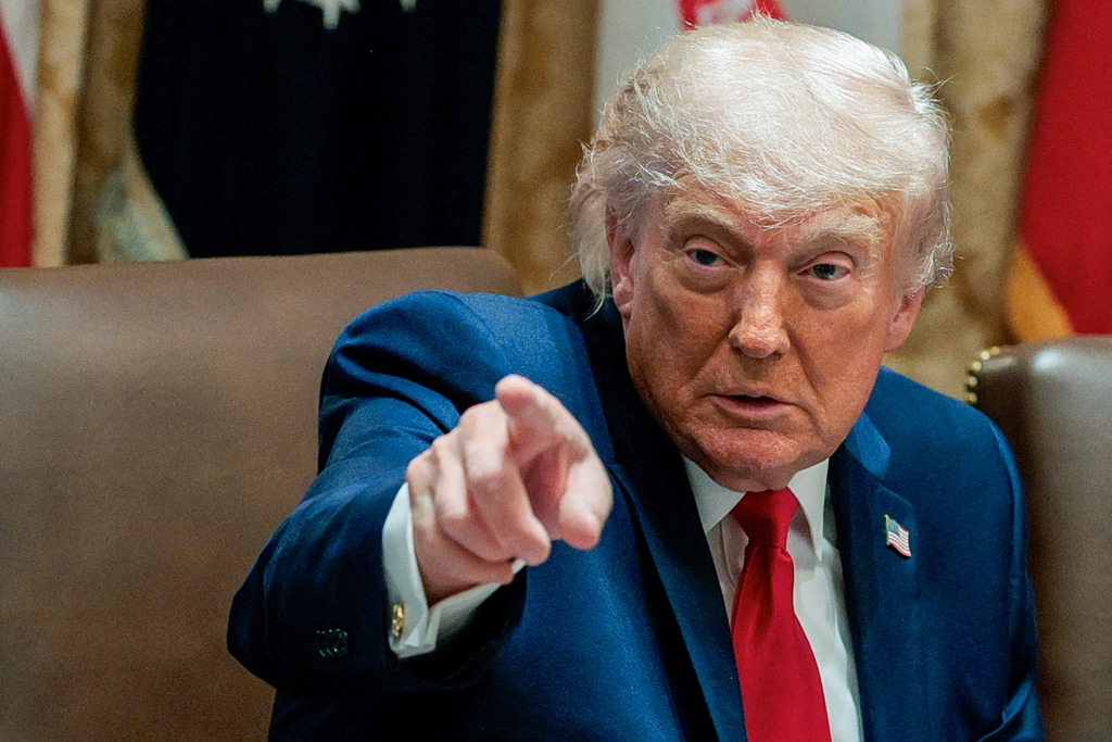 Αγωγή-μαμούθ από τον Τραμπ κατά της Wall Street Journal για τη φερόμενη επιστολή προς τον Επστάιν – Ζητά 10 δισ. δολάρια