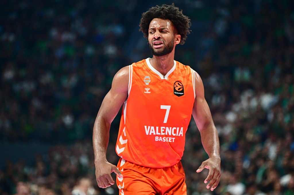 Final Four: Η άφιξη της Βαλένθια στο Ελευθέριος Βενιζέλος (vid)