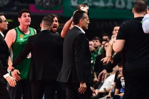 Καταγγελίες οπαδών της Βαλένθια για το ΟΑΚΑ: «Μας έφτυναν και μας πετούσαν μπύρες»