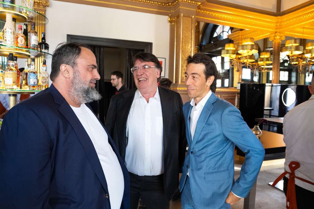 Ο Βαγγέλης Μαρινάκης στην παγκόσμια ελίτ του αθλητισμού και των επιχειρήσεων