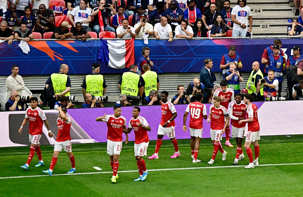 Live Streaming: Ο σπουδαίος τελικός του Champions League στη Βουδαπέστη, Παρί Σεν Ζερμέν – Άρσεναλ 0-1 (9′)