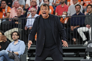 Αταμάν: «Αποφασίσαμε να δώσουμε μια ευκαιρία στον Χέιζ -Ντέιβις καθώς έχει την εμπειρία και την ποιότητα για να κρίνει το παιχνίδι»