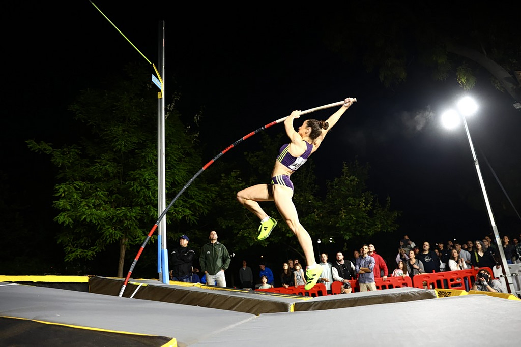 Η Κηφισιά έβαλε ψηλά τον πήχη με το «Kifisia Jump 2026» και τη λάμψη της Κατερίνας Στεφανίδη στο ιστορικό Άλσος της πόλης