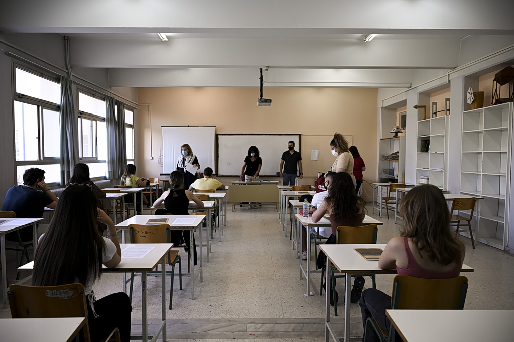 Έναρξη εξετάσεων στα λύκεια σήμερα – Πότε αρχίζουν οι Πανελλαδικές