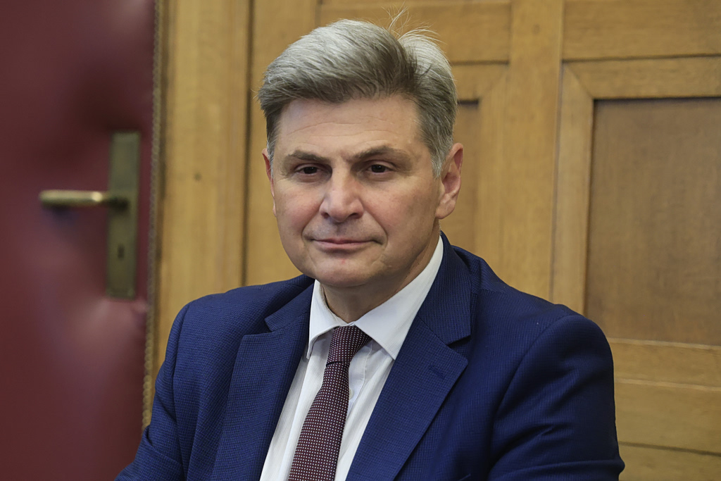 Νίκος Φαραντούρης: Το ΠΑΣΟΚ είναι ο μόνος πόλος που μπορεί να «χτυπήσει» τον Κυριάκο Μητσοτάκη.