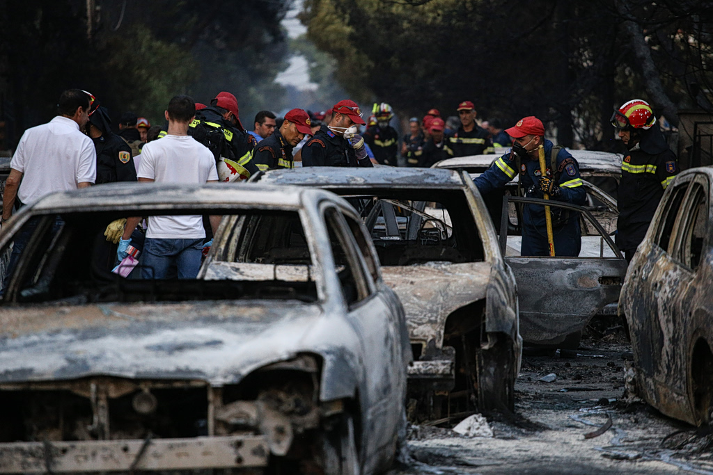 «Οι νεκροί δεν γυρίζουν πίσω»: Η σκληρή ανακοίνωση των συγγενών για το Μάτι