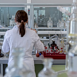 Brain Regain: Φόρο-προσκλητήριο σε επιστήμονες για εργασία στο Δημόσιο