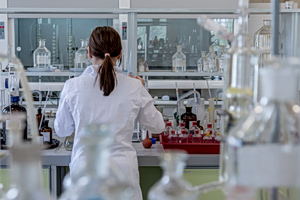Brain Regain: Φόρο-προσκλητήριο σε επιστήμονες για εργασία στο Δημόσιο