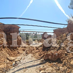 Τριτοκοσμικές εικόνες στην Καλλιτεχνούπολη: Κομμένος στα δυο για ένα μήνα ο δρόμος – Φόβος μη ξεσπάσει φωτιά